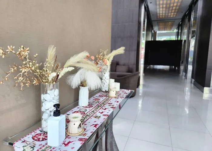 Bgc Avant At The Cosy And Vibrant 2br Near Burgos Circle *