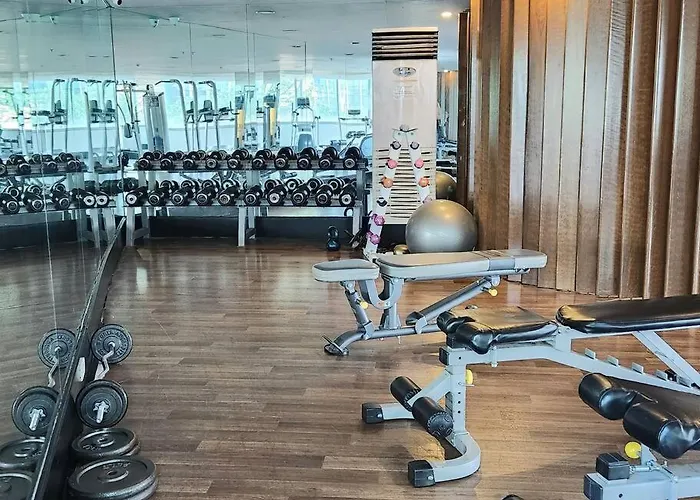 Bgc Avant At The Cosy And Vibrant 2br Near Burgos Circle *